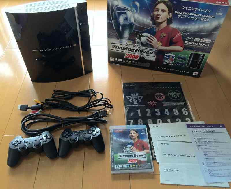 【中古】PLAYSTATION 3 (80GB) ウイニングイレブン x UEFA Champions League アニバーサリーBOX (クリアブラック) 【メーカー生産終了】