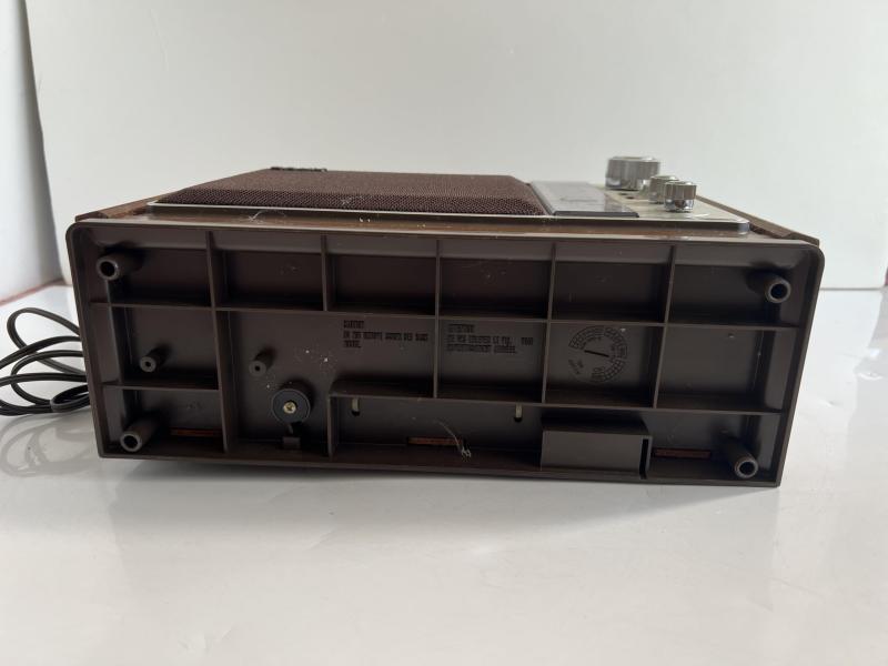 【中古】ICF-9740 FM/AM 2バンドホームラジオ