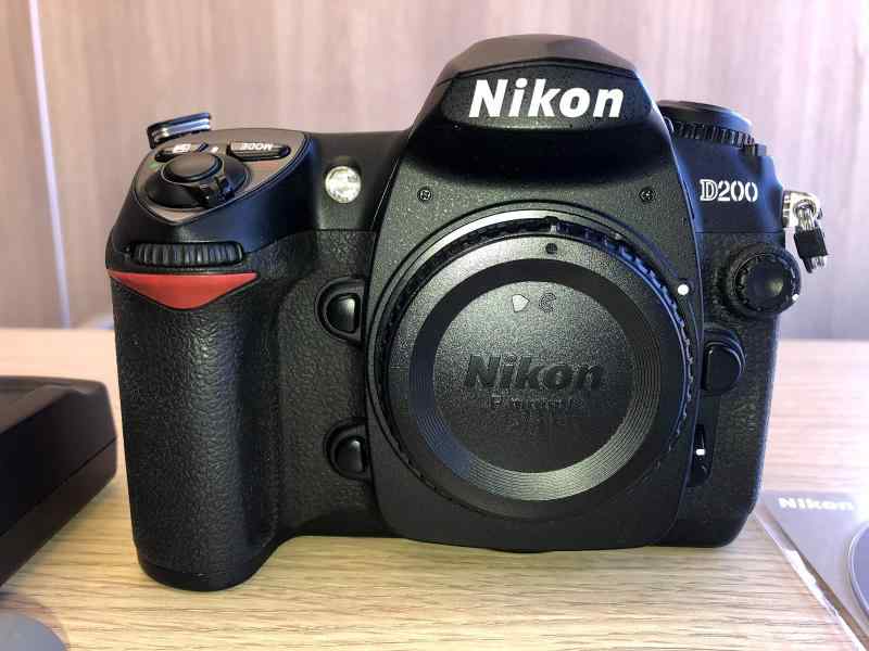LINEAR shopの【中古】Nikon デジタル一眼レフカメラ｜アングル2