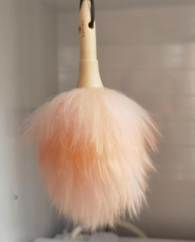 Suyika ほこり はたき ほこり取り 羊毛のホコリ取り ウールダスター ほうき ハンディモップ 掃除道具 部屋掃除 家庭用 車用 埃払い 埃取り はたき ダスター ナチュラル 天然木の柄 ふわふわ