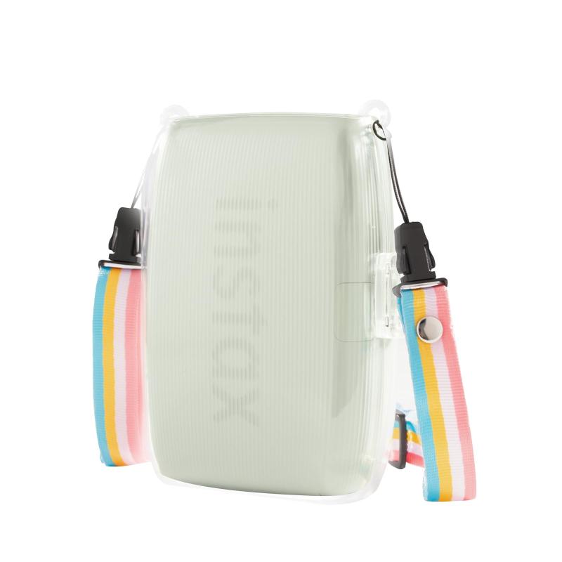 kinokoo for チェキプリンター ケース、 instax mini Link3 カバー 富士フイルム プリンター link 3専用バッグ チェキ スマホプリンター mini Link3 クリアケース(1)適用カメラの型番： FUJIFILM チェキ スマホプリンター instax mini Link3 専用(2)材質について：一番手に触れる表地の素材は耐久性があるPVCで、丈夫で肌触りのいいものです。しっかり大切なプリンターをホコリ、傷、汚れや衝撃から守ってくれます。(3)操作便利:フィルム送り出す口及び電源ボタンのところに穴開いたから、ケースを付けるまま、プリントすることができます。(4)ストラップ付き：長さ調整で肩掛け、首掛けができるショルダーストラップ付いてあります。取り外しもお手軽です。(5)質感が落ち着いていて、気軽に持ち歩けますから、気持ちが良くなります。お誕生日のプレゼントとしてピッタリです。