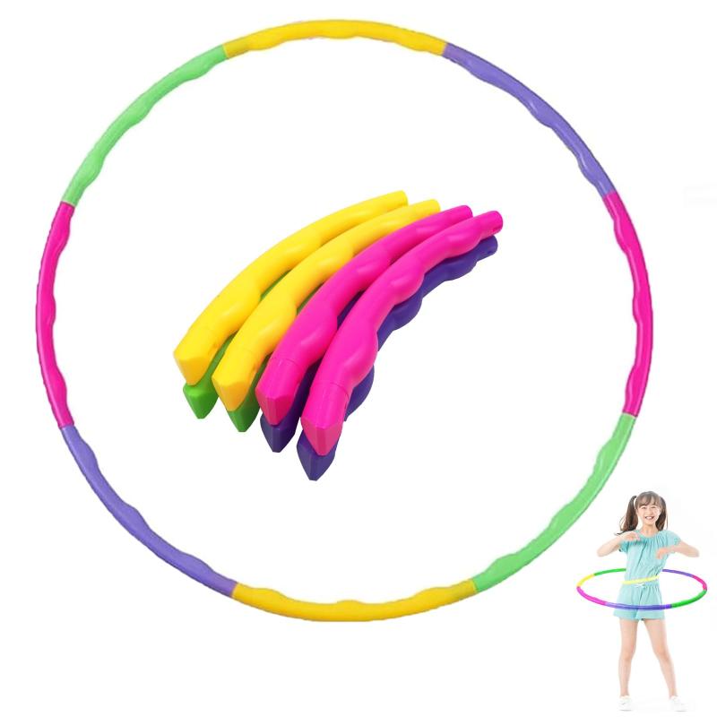 Ginhkok フラフープ 子供用 65cm【商品仕様】​8個のパーツで構成され、子供の体型や成長ステージに合わせて自由にサイズ調整が可能です。最大直径は65cm、パイプ直径は1.5cmと、子供が使いやすいサイズ設計となっています。使用しない際は分解してコンパクトに収納でき、スペースを有効活用できます。【素材】​耐久性に優れた高級プラスチックを使用し、当社厳選の安全基準をクリアした素材で製造しています。パーツのふちは滑らかに仕上げられており、肌に優しく刺激が少なく、お子様が安心して使用できる設計です。【取り外し可能・収納便利】​パーツは簡単に取り外し・組み立てができ、付属の保管袋に収納することで持ち運びや収納がさらに便利になります。また、各パイプには多彩な色が採用されており、自由に組み合わせて自分好みのカラーパターンを作ることも可能です。【重量調整機能】​フラフープのパイプ内部は中空設計となっているため、米、砂、穀物、豆などのカウンターウェイトを適量入れることで重量を自由に調整できます。お子様の力や習熟度に合わせて重量を変えられ、成長に伴って長期間使用を継続できるのが特長です。【多目的活用】​お子様のフィットネスや体操の練習に活用できるだけでなく、パーティーやアウトドアアクティビティのゲーム小道具、さらにはペットのトレーニングおもちゃとしても使用可能です。家族で一緒にフラフープを使ったゲームをしたり、リズムを合わせて遊んだりすることで、親子で楽しい時間を過ごすことができます。