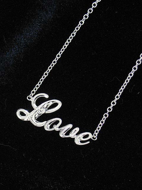 Maxi }LV Silver Love Name Necklace{-}