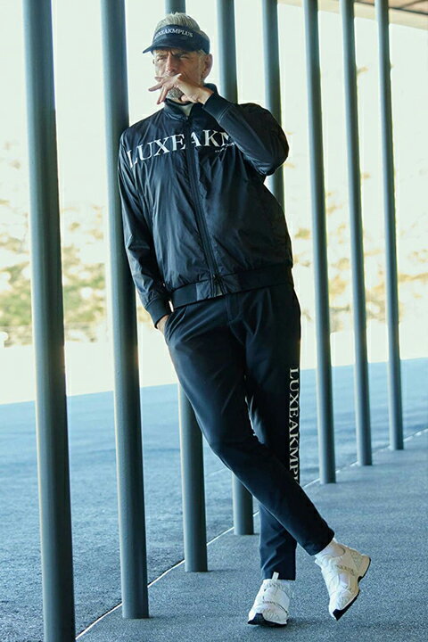 【20%OFFセール】LUXEAKMPLUS リュクスエイケイエムプラス ゴルフ サイドロゴグラフェンストレッチロングパンツ{-BDA}