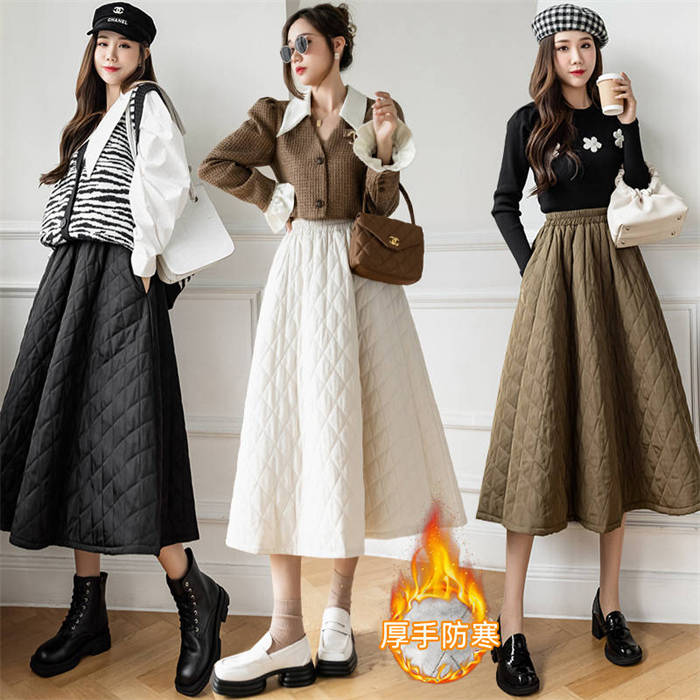 スカート 中綿スカート レディース 厚手 無地 中綿 キルティングスカート ロングスカート 菱型チェック ボトムス 秋 冬 ロング デザイン感 防寒 暖かい 防風 ハイウエスト キルティング ゆったり カジュアル エレガント 切り替え 通勤 OL オフィス 着回し 大人 送料無料