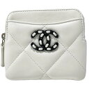【中古】シャネル ジップコインパース シャネル19 白 ブラック金具 ラムスキン マトラッセ AP2086 CHANEL 《送料無料》