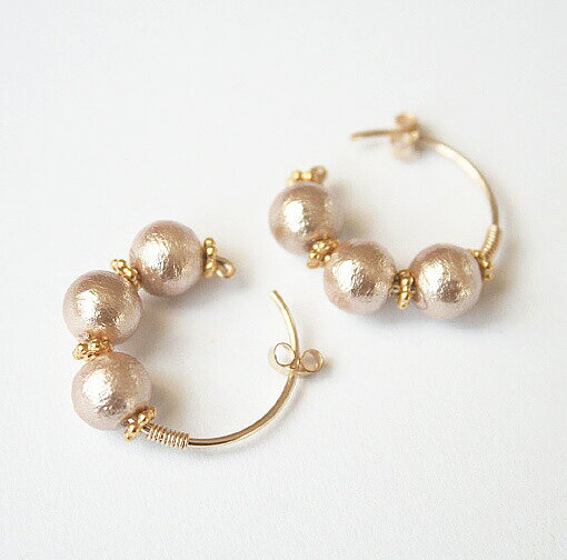 樂天商城 - 【再入荷】コットンパール ミニ フープピアス（3粒 ベージュ）14KGF アクセサリー ゴールドフィルド ジュエリー ハンドメイド