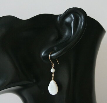 【再入荷】マザーオブパール・ホワイトコーラルのピアス(シェル・白蝶貝)14KGF/天然石アクセサリー・高品質・ゴールドフィルドジュエリー・ハンドメイド