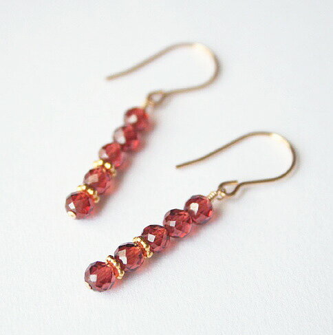 楽天天然石アクセサリーLink【SALE】ガーネット スティック ピアス 14KGF 天然石 アクセサリー ゴールドフィルド ジュエリー 宝石質 1月誕生石 ラウンドカット ハンドメイド 赤 レッド アクセント お守り パワーストーン セール お買い得