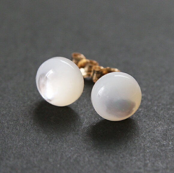 樂天商城 - 【再入荷】ホワイ トシェル 一粒 ピアス（ラウンド S）スタッドピアス 14KGF 天然石 アクセサリー ゴールドフィルド ジュエリー プチピアス 白 マザーオブパール 白蝶貝 シンプル