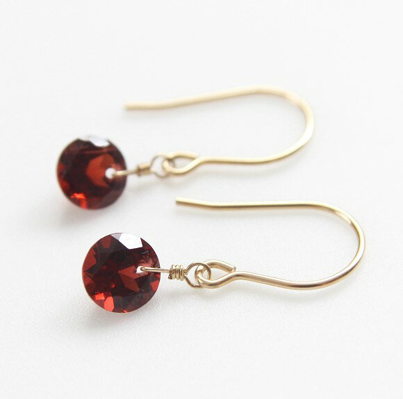 樂天商城 - ガーネット 一粒 ピアス（ブリリアントカット）14KGF 天然石 アクセサリー ゴールドフィルド ジュエリー ハンドメイド ファセットカット 1月誕生石 お守り パワーストーン