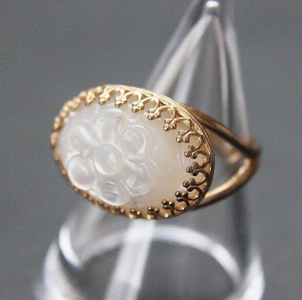 ホワイトシェル一粒リング指輪フリー...