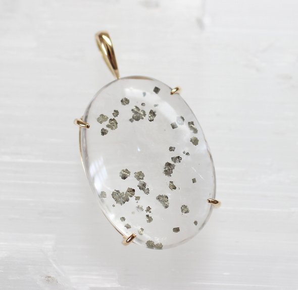 マーカサイトインクォーツ ペンダントトップ K18（オーバル カボション）ネックレス チャーム 天然石ジュエリー アクセサリー パイライトインクォーツ 18金 ゴールド 希少 18K 大粒 高品質
