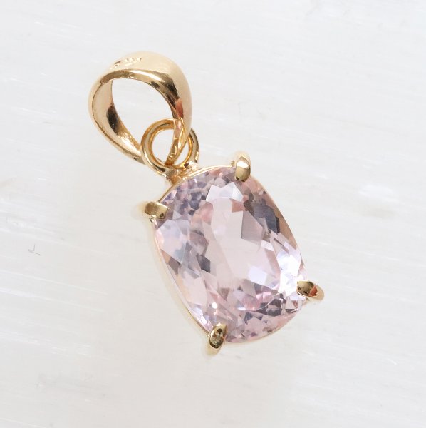 クンツァイト ペンダントトップ K18（レクタングル）ネックレス チャーム 天然石ジュエリー 18金 ゴー..