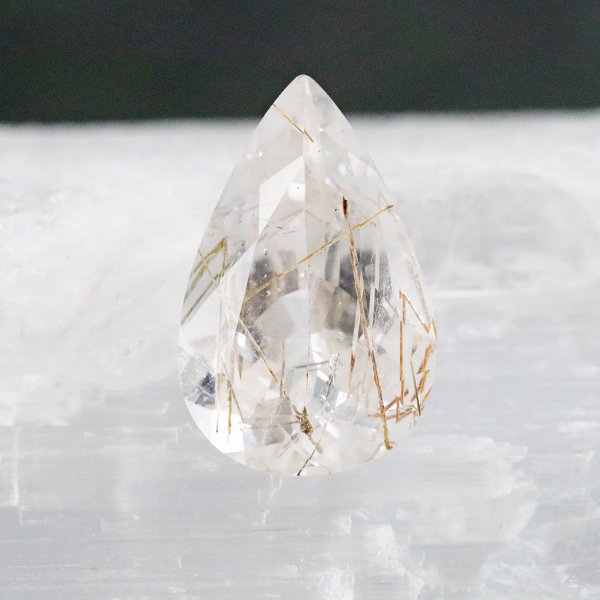 乐天商城 - ルチルイン フェナカイト ルース（ペアシェイプ）3.518ct 大粒 ファセットカット マダガスカル産 希少 レアストーン コレクション お守り 天然石ルース 裸石 鑑別書付