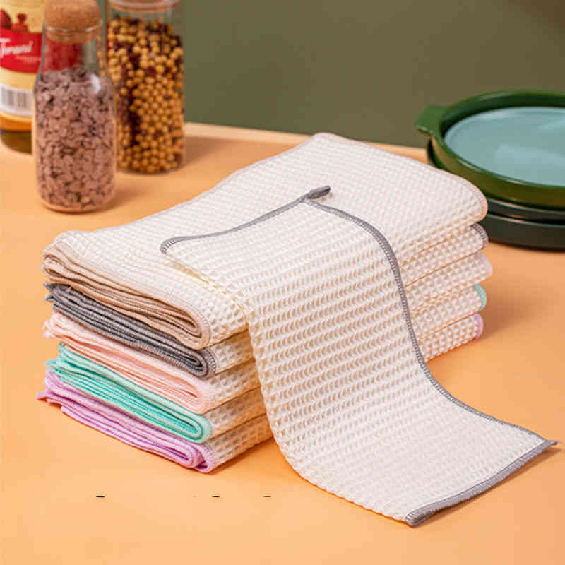 サイズ F サイズについての説明 F 30*30CM 素材 木材繊維 色 ランダムカラー（10枚セット） 備考 ●サイズ詳細等の測り方はスタッフ間で統一、徹底はしておりますが、実寸は商品によって若干の誤差(1cm～3cm )がある場合がございますので、予めご了承ください。 ●製造ロットにより、細部形状の違いや、同色でも色味に多少の誤差が生じます。 ●パッケージは改良のため予告なく仕様を変更する場合があります。 ▼商品の色は、撮影時の光や、お客様のモニターの色具合などにより、実際の商品と異なる場合がございます。あらかじめ、ご了承ください。 ▼生地の特性上、やや匂いが強く感じられるものもございます。数日のご使用や陰干しなどで気になる匂いはほとんど感じられなくなります。 ▼同じ商品でも生産時期により形やサイズ、カラーに多少の誤差が生じる場合もございます。 ▼他店舗でも在庫を共有して販売をしている為、受注後欠品となる場合もございます。予め、ご了承お願い申し上げます。 ▼出荷前に全て検品を行っておりますが、万が一商品に不具合があった場合は、お問い合わせフォームまたはメールよりご連絡頂けます様お願い申し上げます。速やかに対応致しますのでご安心ください。