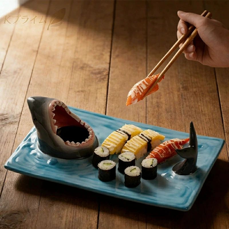 サメの形をした寿司皿