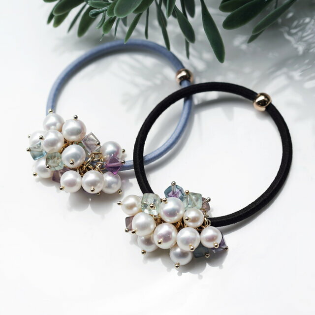 フローライトと真珠による虹の光のシャワーヘアゴム/ポニーフック 天然石 ストーン 真珠 パール フローライト ヘアゴム お守り シンプル ジュエリー 母の日 ゴ...