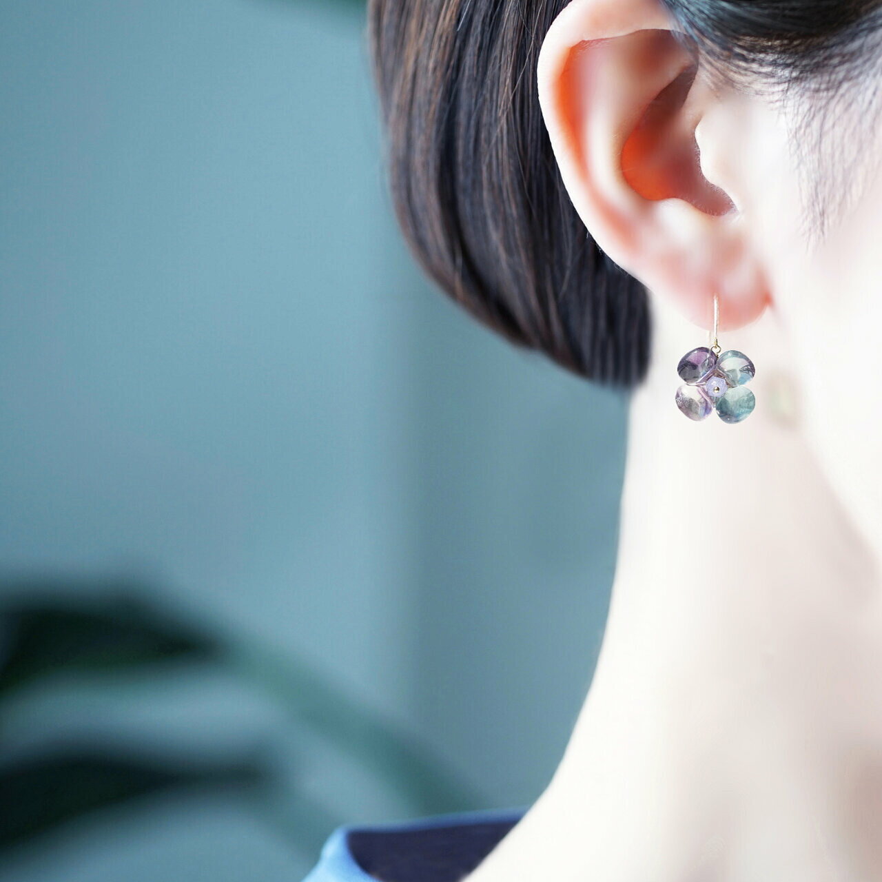フローライトによる紫陽花ピアス・サージカルステンレス　～Hydrangea サージカルステンレス ジュエリー アクセサリー ピアス ハンドメイド プレゼント ギフト シンプル フローライト タンザナイト 誕生石 あじさい 紫陽花 リパッティ Lipattiの商品画像 2
