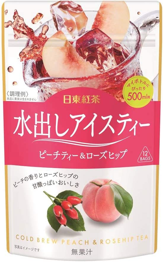 【商品紹介】 ピーチの香りとローズヒップの甘酸っぱいおいしさ。 水出し用に厳選ブレンドした茶葉、ピーチとローズヒップが香る、アイスティー。 過熱水蒸気による気流式殺菌済み茶葉で、安心です。 香りを逃さず、保存に便利なチャック付き マイボトルにぴったりな500ml用 【原材料・成分】 ローズヒップ、ハイビスカス、紅茶 添加物:香料/ 【飲み方】 常温の水で抽出する場合:1水500mlにティーバッグ1袋を入れます。2冷蔵庫で約2時間冷やしてください。 ※抽出時間はお好みにより加減してください。ひと晩おくと、より濃く仕上がります。 ※濃さが均一にならない場合がありますので、かきまぜてからお召し上がりください。 ※冷水の場合は、長めに抽出することをおすすめします。 熱湯で抽出する場合:1熱湯300mlにティーバッグ1袋を入れます。 2ふたをして約3分蒸らし、軽くかきまぜます。 3細かく砕いた氷をグラスの8分目まで入れ、紅茶を注いでください。 ホットでもお召し上がりいただけます! 1熱湯300mlにティーバッグ1袋を入れます。 2ふたをして約2分半蒸らし、軽くかきまぜてティーバッグを取り出してください。