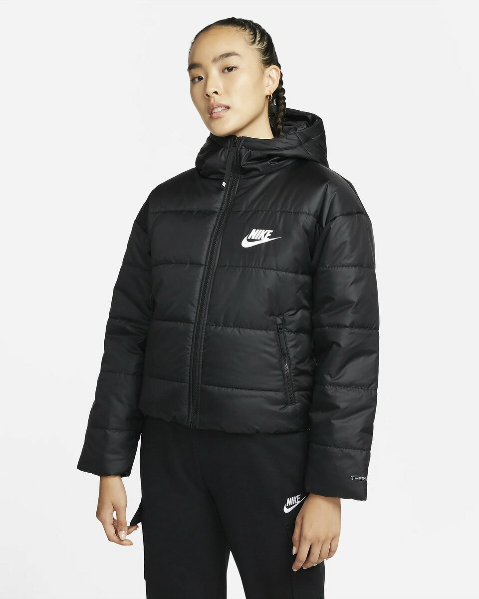 ナイキ ダウン レディース NIKE ナイキ スポーツウェア Therma-FIT DJ6996 ブラック(010)レペル ウィメンズ フーデッド ジャケット 長袖 レディーススポーツウェア アウター レディース 中綿ジャケット クラシック パーカー ダウンはっ水 防寒 カジュアル ビッグロゴ ジャケット