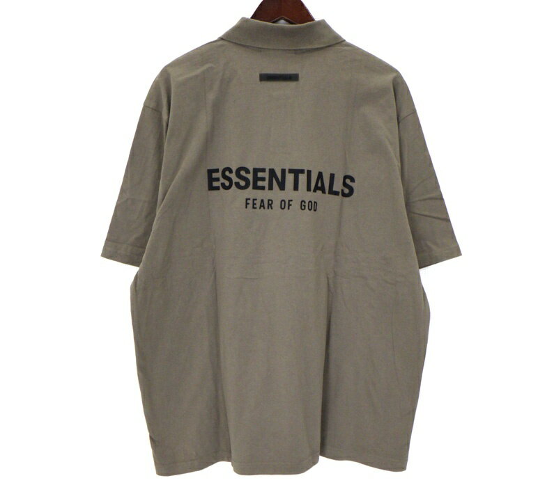 フィアオブゴッド エッセンシャルズ FEAR OF GOD ESSENTIALS 【 LOGO POLO 】 ロゴ プリント 半袖 ポロ シャツ ブラウン サイズL 49305 【中古】