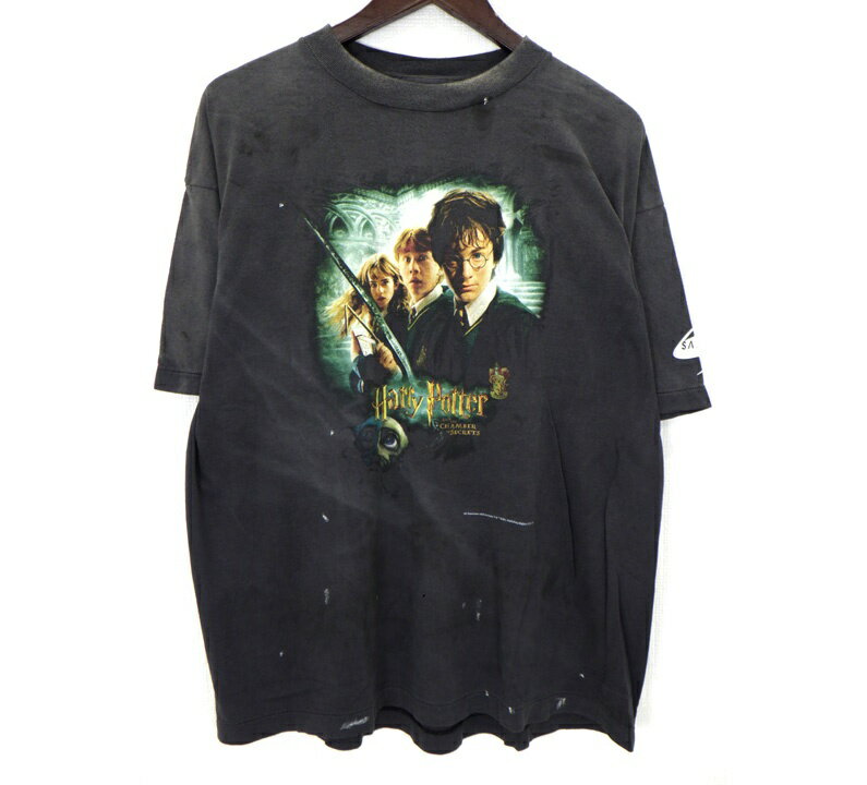 Rakuten - セントマイケル SAINT MICHAEL × ハリーポッター HARRY POTTER 25AW 【 SM-HR1-0000-C46 HP SS TEE SORCERERS STONE 】 フロント プリント 半袖 Tシャツ　ウォッシュブラック　サイズXL　50710【中古】