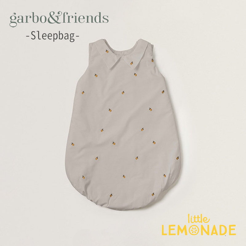 ブランド garbo&friends 商品名 【garbo&friends】スリーパー/ Lemon Speepbag 用途 スリーパー,出産祝い,お祝い,ギフト,プレゼント,赤ちゃん、ベビー,アウトドア,オシャレ,コットン 素材/サイズ サイズ:66x40cm 素材：コットン100％ 原産国：ポルトガル 対象年齢：新生児 6-12か月 ※あくまで目安の月齢となりますので、お子様の成長に合わせてご使用ください。 商品説明 北欧らしい独特の色合いやかわいらしいイラストデザインが特徴のgarbo&friends 日本にはないデザインや品揃えでプレゼントにもおすすめです。 スプレッドシャツの襟付きで、ビジュアルが可愛いだけでなく たくさんのメリットが詰まったベビー用の寝袋です。 寝ている間も活発なベビーは、寝返りや蹴飛ばしで寝冷えの原因に。 ふとした拍子にベビーの顔がお布団や毛布に埋もれてしまう心配もありません。 足まですっぽり包んでくれる、ベビーの冬の必須アイテムです。 これから生まれてくるお子様へのご準備やギフトに最適◎ メール便不可 宅急便でお届けします。2013年に立ち上げられた、スウェーデンのインテリアブランド、 子どもの成長を見届けてくれるような優しい雰囲気のインテリアプロダクツです。 スプレッドシャツの襟付きで、ビジュアルが可愛いだけでなく たくさんのメリットが詰まったベビー用の寝袋です。 寝ている間も活発なベビーは、寝返りや蹴飛ばしで寝冷えの原因に。 ふとした拍子にベビーの顔がお布団や毛布に埋もれてしまう心配もありません。 足まですっぽり包んでくれる、ベビーの冬の必須アイテムです。 これから生まれてくるお子様へのご準備やギフトに最適◎ garbo&friends 2013年に立ち上げられた、スウェーデンのインテリアブランド、 ベビー、キッズのいるご家族に向けたプロダクツたちは、 独特の色合いと自然をモチーフにしたデザインが魅力で上質な素材にもこだわりがあります。 子どもの成長を見届けてくれるような優しい雰囲気のインテリアプロダクツです。 ■◇■Little Lemonade有料ラッピングオプション■◇■