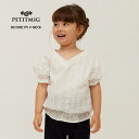 ブランド PETITMIG 商品名 blouse P5 v-neck 【1-2歳/80cm・2-3歳/90cm・3-4歳/100cm・4-5歳/110cm】 用途 ホワイト,パフスリーブ,ブラウス,無地,姉妹リンク,ベビー服,こども服,キッズサイズ,お祝い,ギフト,出産祝い,誕生日プレゼント 素材 100% COTTON 商品説明 おしゃれが大好きな2児の母がつくったブランド「PETITMIG」（プチミグ） 繊細な刺繍生地を使用した清潔感あるブラウス。 程よい透け感で、 かわいいだけでなく上品にもきまる1着。 ウエストはゴムで絞り 着心地とフィット感を両立しました。 パフスリーブで加えたキュートさに、 前後ともにVネックのデザインが抜け感もプラス。 シンプルで着まわしやすいブラウスは どんなボトムスとも相性抜群の ヘビロテアイテムになってくれるはず。 返品・交換について 本商品は商品到着後の返品・サイズ交換は承っておりません。 予めご了承ください。 ※サイズには若干の誤差がある場合がございます。 ※モニターによっては、写真の色味が実際の商品と少し異なる場合がございます。ご了承ください。 こんなキーワードで検索されています 誕生日 誕生日会 誕生会 お誕生日会 お誕生会バースデー バースデー会 バースデーパーティ ハッピーバースデー おたんじょうび会 記念日 周年 アニバーサリー 婚約 結婚祝い 出産祝い 入園祝い 卒園祝い 入園 卒園 入学祝い 卒業祝い 入学 卒業 お祝い 記念日 anniversary ホームパーティー パーティー party homeparty お楽しみ会 結婚記念日 セントパトリックデー Patrickday ベビーシャワー ベイビーシャワー babyshower ハーフバースデー halfbirthday ファーストバースデー firstbirthday 成人式 卒業 入学 七五三 お泊り会 おとまり会 推し活 お正月 正月 バレンタイン Valentine バレンタインデー Valentineday ひなまつり 雛祭り ひな祭り 節句 イースター ハロウィーン HELLOWEEN サンクスギビング thanksgivingday thanksgiving クリスマス Christmas Xmas 海外子供服 海外輸入ベビー服 赤ちゃん 赤ちゃん服 海外こども服 ベビー服 ベビー べびー 幼児 新生児 ベビーキッズ 子供服 子ども服 こども服 こどもふく キッズ服 服 ふく キッズ 子供 子ども こども スクール ジュニア 洋服 女の子 女児 ガールズ 女子 女の子服 男の子 男児 ボーイズ 男子 幼稚園児 幼稚園 保育園児 保育園 小学生 小学校 映え インスタ映え フォトジェニック 撮影会 フォトパーティー かわいい おしゃれ オシャレ お洒落 かわいい 可愛い カワイイ お出かけ カジュアル プチプラ ぷちぷら ゆったり お揃い 友達 友だち 無地 ストレッチ かっこいい カッコいい カッコイイ カジュアル ファッション キッズファッション 重ね着 個性派 水遊び 春 春用 春物 春服 夏 夏用 夏物 夏服 SS 秋 秋用 秋物 秋服 冬 冬用 冬物 冬服 AW 出産祝い 通園 通学 入園 入学 入園入学 新入学 入学準備 入園準備 入園セット 入学セット 普段使い お出かけ 遠足 旅行 帰省 プレゼント 誕生日 たんじょうび 誕生日プレゼント 入学プレゼント school ダンス ダンス衣装 輸入アパレル コレクション ギフト インテリア 誕生日 誕生日会 誕生会 お誕生日会 お誕生会バースデー バースデー会 バースデーパーティ ハッピーバースデー おたんじょうび会 記念日 周年 アニバーサリー 婚約 結婚祝い 出産祝い 入園祝い 卒園祝い 入園 卒園 入学祝い 卒業祝い 入学 卒業 お祝い 記念日anniversary ホームパーティー パーティー party homeparty お楽しみ会 結婚記念日 セントパトリックデー Patrickdayベビーシャワー ベイビーシャワー babyshower ハーフバースデー halfbirthday ファーストバースデー firstbirthday 卒業 入学 七五三 お泊り会 おとまり会 推し活 お正月 正月 バレンタイン Valentine バレンタインデー Valentineday ひなまつり 雛祭り ひな祭り 節句 イースター ハロウィーン HELLOWEEN サンクスギビング thanksgivingday thanksgiving クリスマス Christmas Xmas お宮参り おみや参り セレモニードレス セレモニースーツ セレモニーフォト セレモニー服 長袖 スウェット トレーナー トップス ニット セーター ボーダー ワンポイント Tシャツ 半袖 カットソー レギンス スパッツ ボトムス ロングスリーブ 長袖Tシャツ 半袖Tシャツ 襟付き ショートパンツ ハーフパンツ 半ズボン ズボン ショーツ ワンピース 半袖ワンピース ノースリーブ スリープスーツ カバーオール サロペット ロンパース おむつカバー カーディガン ドレス アウター ジャケット ブラウス フリル スカート ミニスカート パーカー キャミソール 肌着 リブタイツ ジャンパー ジャンバー フーディー フリルスカート セットアップ ルームウェア パジャマ リュック バッグ かばん カバン ボストンバッグ スポーツバッグ ボストン 大きめバッグ ママバッグ マザーズバッグ 靴下 ソックス 水着 スイムウェア スイムパンツ キャップ 帽子 ベースボールキャップ バッグチャーム ぬいぐるみ ファーストトイ キーホルダー バッグチャーム 80cm 90cm 100cm 110cm 120cm 130cm 140cm 150cm 160cm 80 90 100 110 120 130 140 150 160 0 1 2 3 4 5 6 7 8 9 10 11 12 0歳 1歳 2歳 3歳 4歳 5歳 6歳 7歳 8歳 9歳 10歳 11歳 12歳 0才 1才 2才 3才 4才 5才 6才 7才 8才 9才 10才 11才 12才 0th 1th 2th 3th 4th 5th 6th 7th 8th 9th 10th 11th 12th 類似商品はこちら blouse P6 ブラウス バルーンス6,820円～ summer knit P7 white6,875円～ onepiece P9 stripe ワ6,765円～ blouse P7 brown ブラウス ノ6,490円～ onepiece G5 whiteワンピー8,360円～blouse E3 | brown / be5,467円～ blouse G3 whiteブラウス オ7,645円～ summer knit P8 ニットワン6,435円～ salopette P1 white サロペ7,150円～ onepiece G3ワンピース オフホワ7,645円～ skirt G3エプロン スカート ブラウ7,205円～ shorts P2 ショートパンツ 子花5,170円～Powered by EC-UPショップトップ&nbsp;&gt;&nbsp;カテゴリトップ&nbsp;&gt;&nbsp;Little Lemonade DAYS&nbsp;&gt;&nbsp;ブランド（3）&nbsp;&gt;&nbsp;PETITMIG blouse P5 v-neck 【1-2歳/80cm・2-3歳/90cm・3-4歳/100cm・4-5歳/110cm】 おしゃれが大好きな2児の母がつくったブランド「PETITMIG」（プチミグ） 繊細な刺繍生地を使用した清潔感あるブラウス。 程よい透け感で、 かわいいだけでなく上品にもきまる1着。 ウエストはゴムで絞り 着心地とフィット感を両立しました。 パフスリーブで加えたキュートさに、 前後ともにVネックのデザインが抜け感もプラス。 シンプルで着まわしやすいブラウスは どんなボトムスとも相性抜群の ヘビロテアイテムになってくれるはず。 ブランド紹介 おしゃれが大好きな2児の母がつくったブランド 「PETITMIG」（プチミグ） 北米の小さな町に住む子供たちをモチーフにして、 素材の柔らかさにこだわり、 人の手の温もり、優しさを大切にしたお洋服。 ”PETIT(小さい)”、”MIG(可愛い)”に囲まれて、 毎日にHAPPYをという思いを込めて。