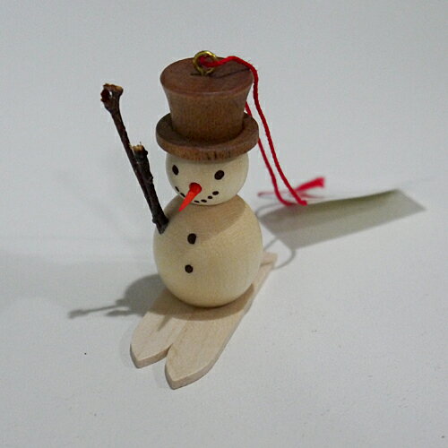 【クリスマス用品 】ULBRICHT:ウルブリヒト・スキーをする小枝のゆきだるま［ Christmas：クリスマスオーナメント ］
