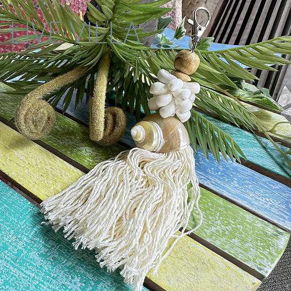 シェルタッセルバックチャーム