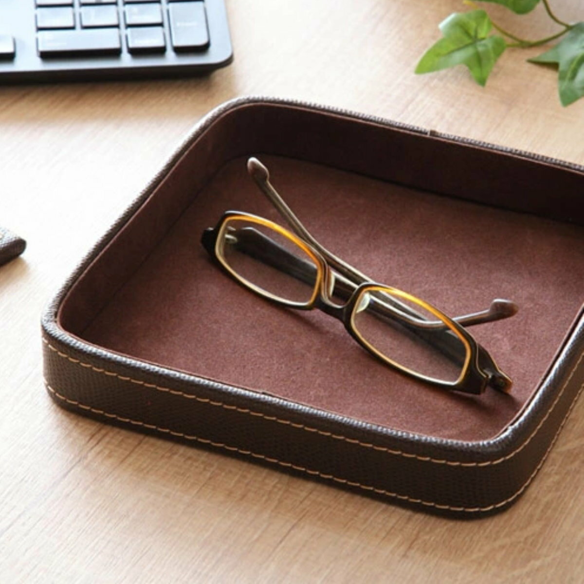 小物トレー 正方形 トレー レザー風 キャッシュトレー 幅18×奥行18×高さ3cm ( 小物入れ トレイ 卓上トレー アクセサリートレイ ペン めがね メガネ...