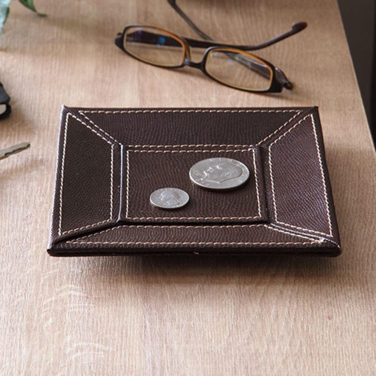 小物トレー 正方形 トレー レザー風 キャッシュトレー 幅17×奥行17×高さ1.5cm ( 小物入れ トレイ 卓上トレー アクセサリートレイ ペン めがね メ...