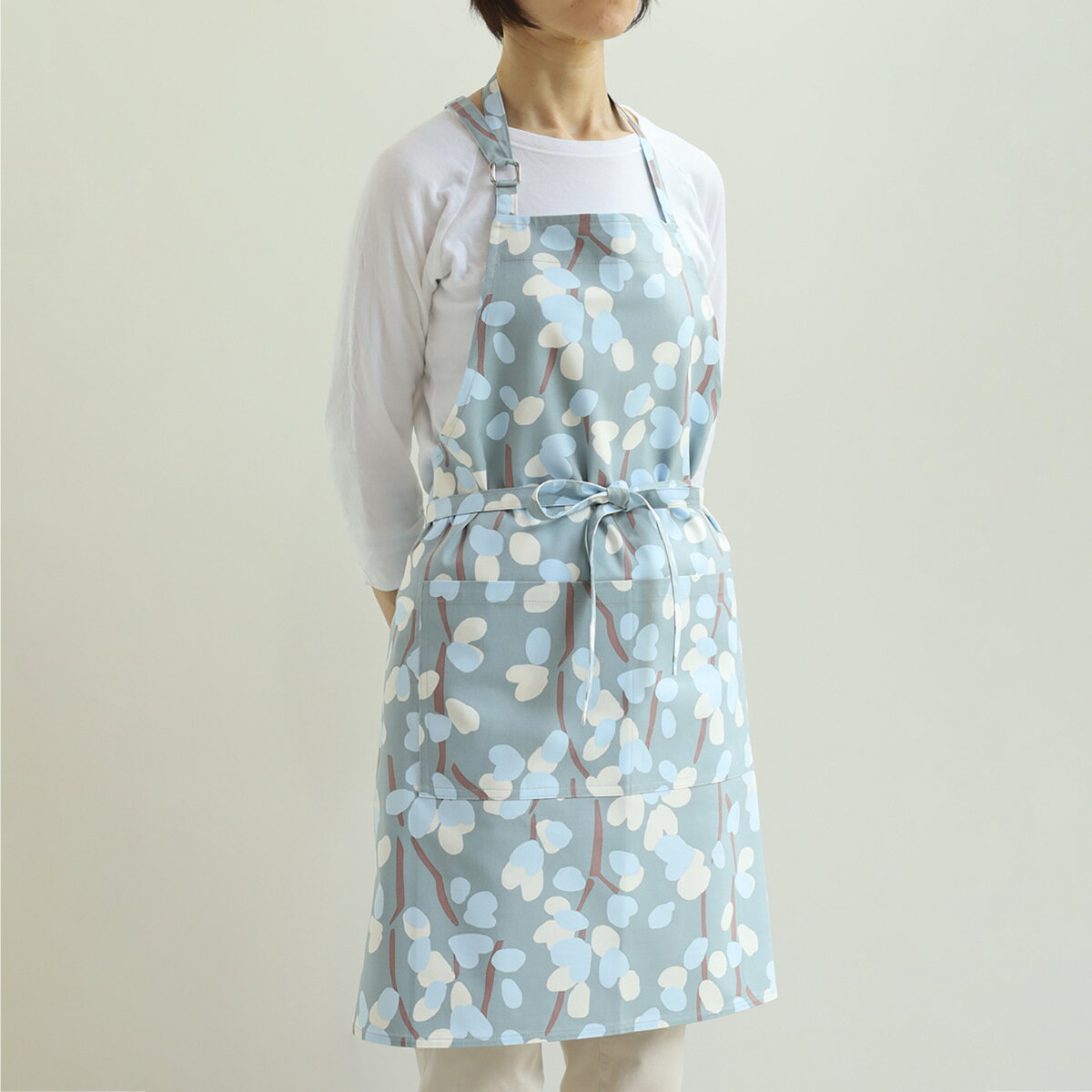 エプロン atelier Nuuit プリントショートエプロン （ アトリエヌイ 台所エプロン おしゃれ 北欧 北欧風 ポケット付き ショート 首掛け 胸当てエプロン 大人用 植物柄 かわいい 腰ひも レディース 北欧柄 ）