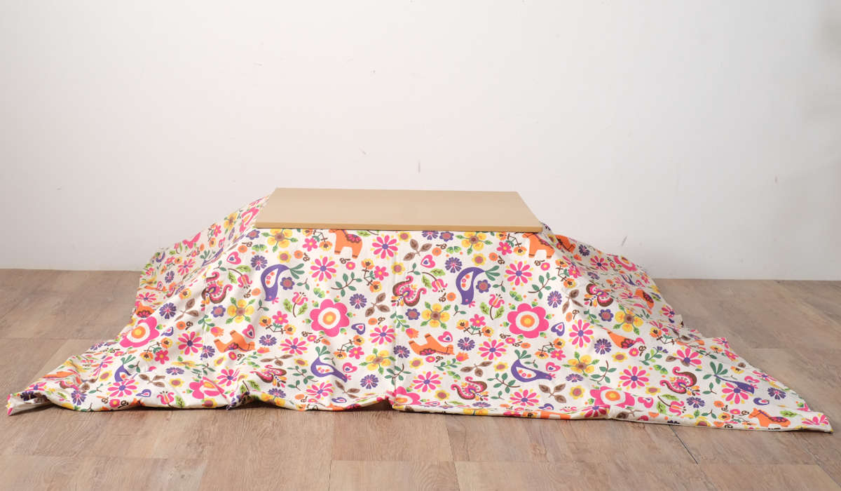 こたつ布団カバー 200×200cm 正方形 綿100% 日本製 ( 送料無料 こたつ布団 カバー コタツ布団 洗える コタツ布団カバー こたつカバー コタツカバー 動物 おしゃれ 国産 紐付き 静電気 炬燵カバー 掛け布団カバー 洗濯 花 )