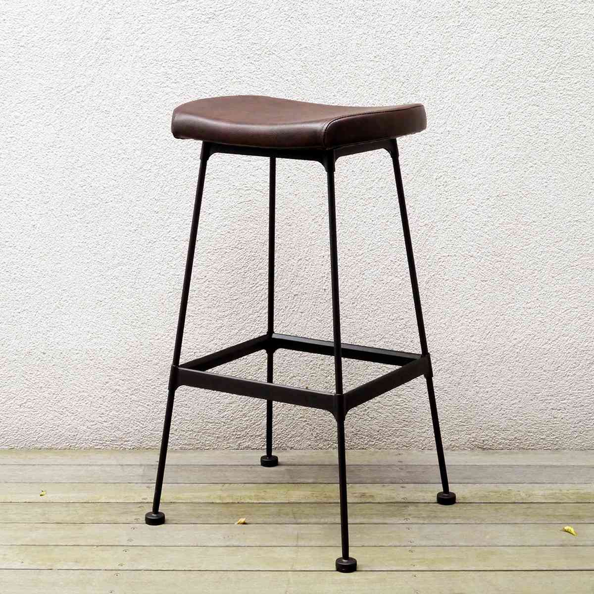 カウンタチェア シンプル 天然皮革調 スタイリッシュ （ ハイチェア バーチェア チェア 椅子 完成品 レザー調 背もたれなし スチール脚 ）