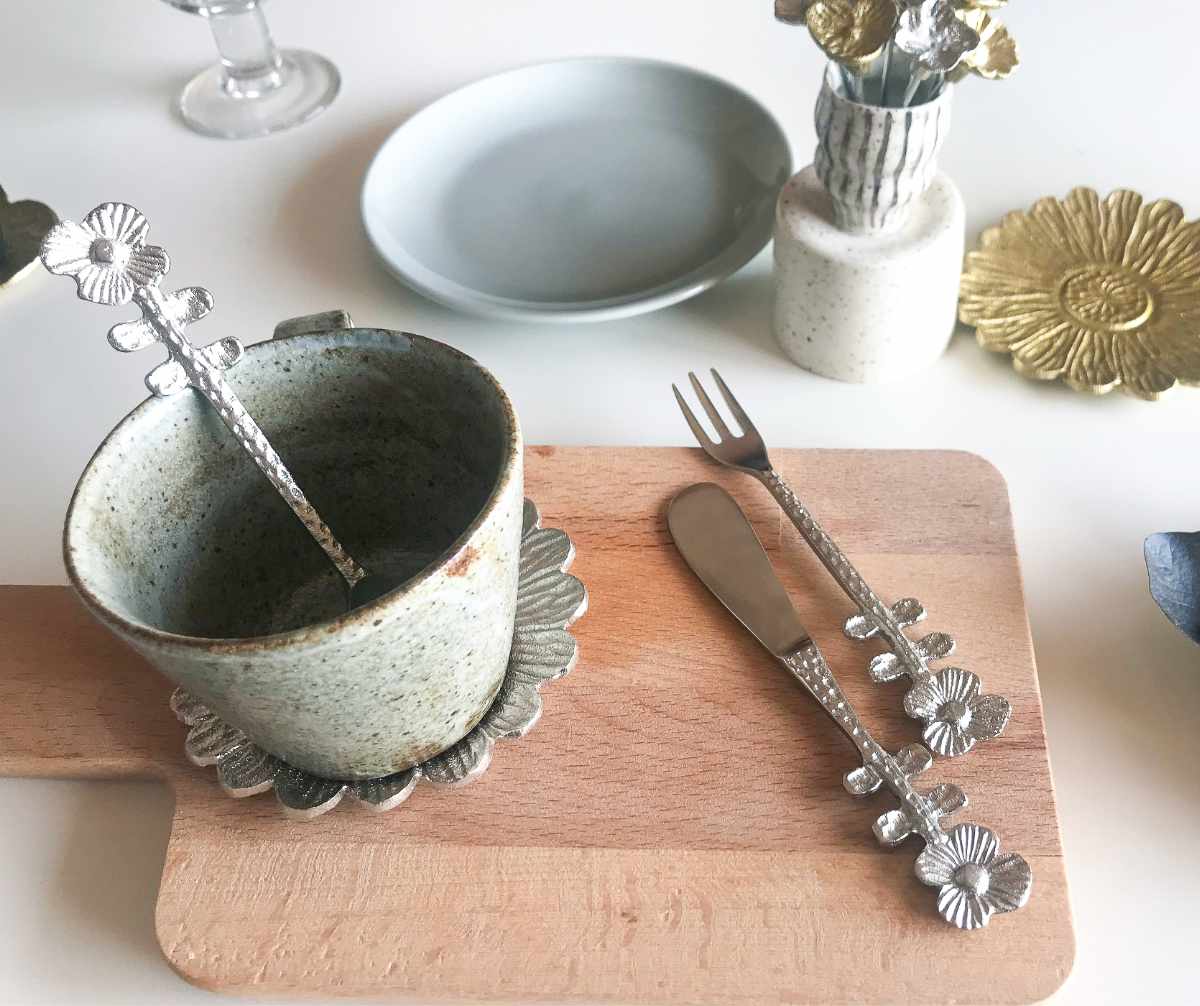 バターナイフ 13.5cm ブラスカトラリー フラワー ベロニカ ブラス （ ナイフ カトラリー 洋食器 真鍮 レトロ アンティーク風 パン トースト ジャム バター マーガリン 朝食 キッチン用品 おしゃれ 花 ） livingut-10177826 リビングート 楽天市場店 サンプル画像3