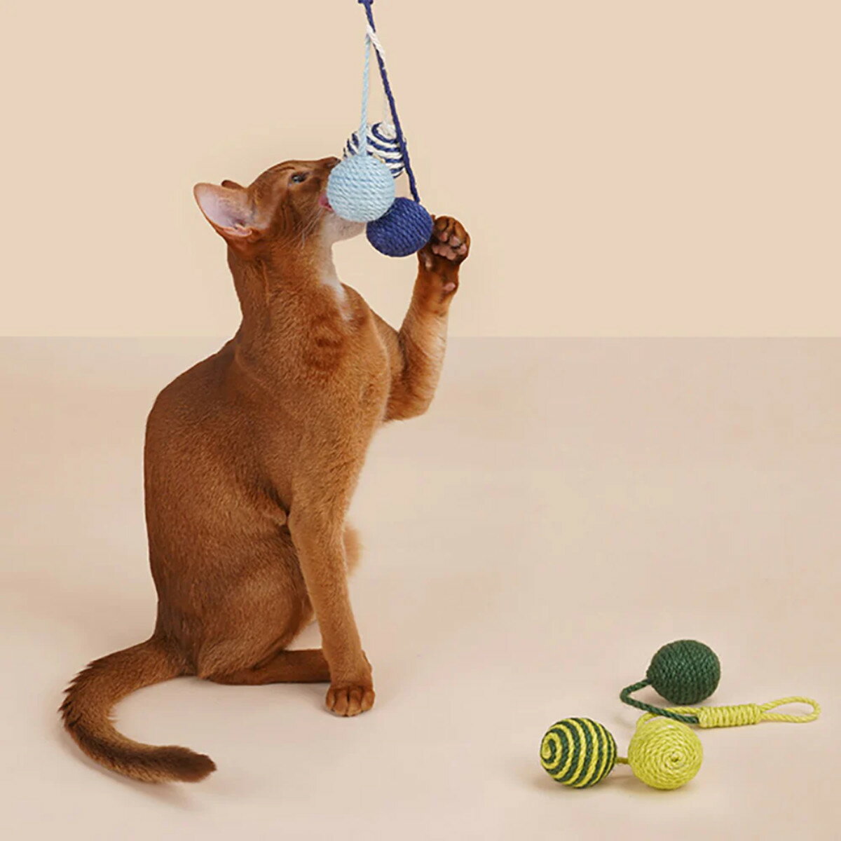 おもちゃ 猫 Jute Rope Toy GREEN ZEZE （ 猫用おもちゃ ボール 猫用 ペット用 ペットおもちゃ 遊び 運動不足 ペットトイ 音がなる 運動 室内遊び ストレス発散 ペット用品 かわいい おしゃれ ）