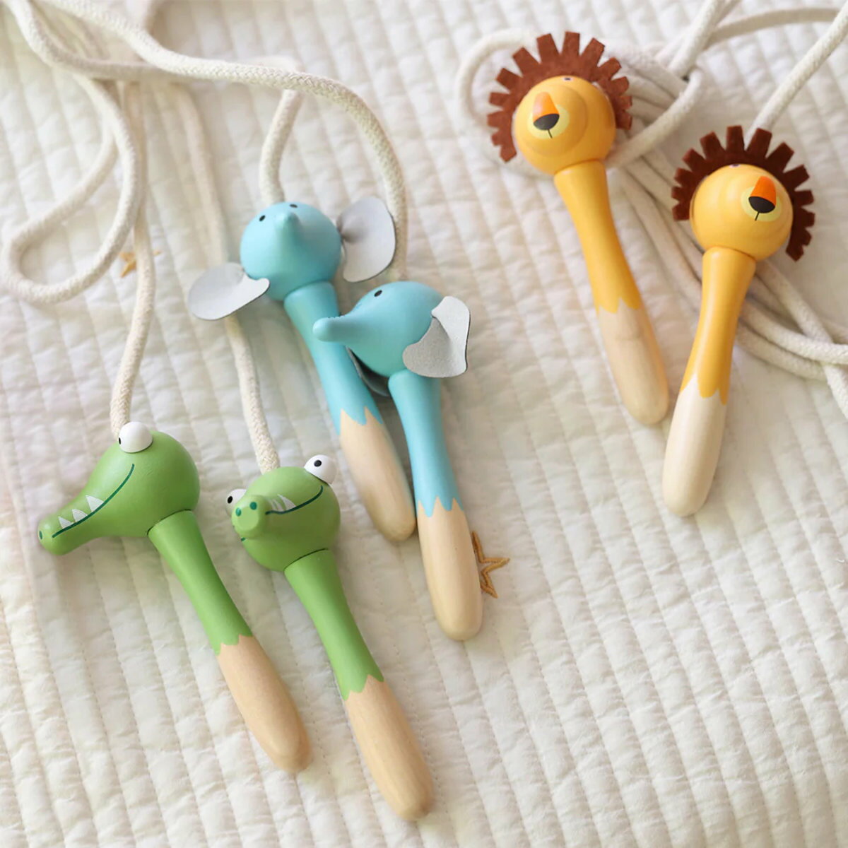 なわとび 子ども用 スキッピングロープ エレファント クロコ ライオン （ おもちゃ Adnil LAND 子供用 縄跳び ロープなわとび 木製 玩具 運動 子供 キッズ 幼児 男の子 女の子 外遊び 保育園 幼稚園 綿ロープ ）