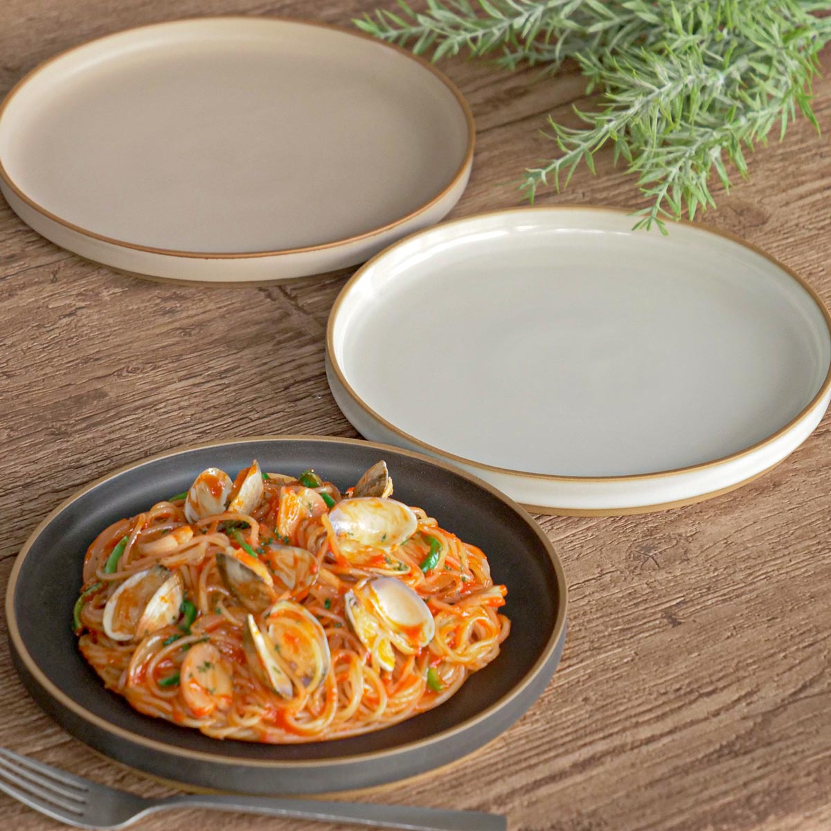 皿 ペトリー 大皿 （ 食洗機対応 電子レンジ対応 中皿 取り皿 日本製 お皿 プレート 取皿 パン皿 ライス皿 おかず メイン皿 パスタ ピラフ スタッキング おしゃれ シンプル ）