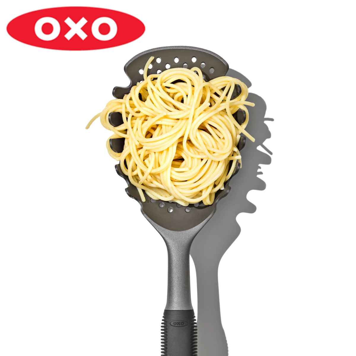 OXO パスタサーバー 食洗機対応 パスタスクープストレーナー （ オクソー パスタレードル パスタすくい 麺すくい スパゲッティ レードル 穴あきおたま パスタ ナイロン製 キッチン小物 キッチン雑貨 キッチングッズ 穴あきレードル ）