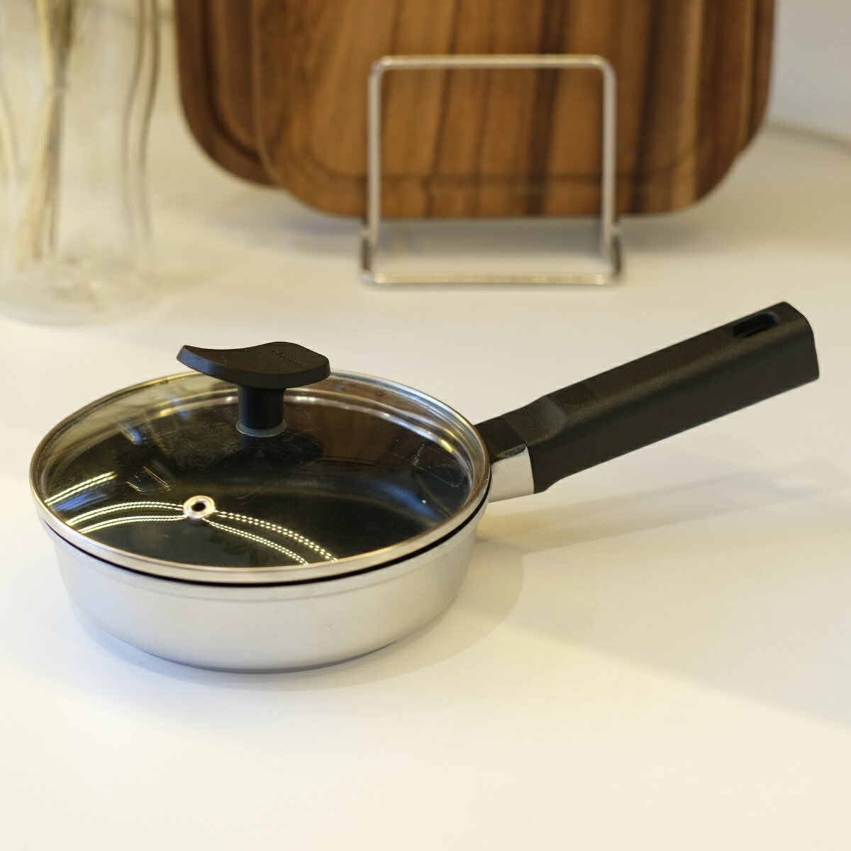 目玉焼き フライパン 14cm ガス火専用 チーノ ガラス蓋付き フッ素樹脂加工 （ ガス火対応 ガス火 専用 炒め鍋 いため鍋 片手鍋 14センチ お弁当作り 朝食 調理器具 ミニサイズ 軽量 ふっ素加工 蓋付き ） livingut-10181126 リビングート 楽天市場店 サンプル画像3