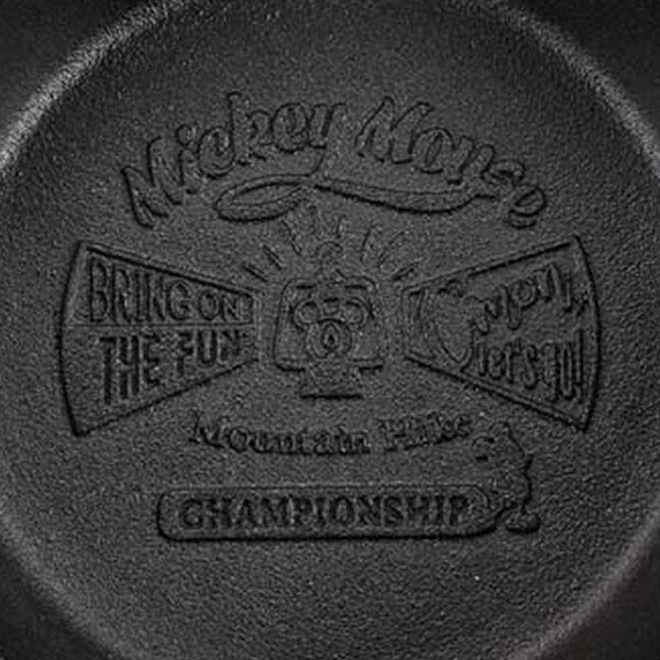 スキレット ガス火対応 鋳鉄 18cm ディズニー ミッキーマウス キャンプ ( 鉄製 フライパン アウトドア ミニフライパン 調理器具 小鍋 鉄鍋 スキレット鍋 キャンプ用品 BBQ ミッキー キャラクター グッズ )通販格安セール情報 楽天 通販