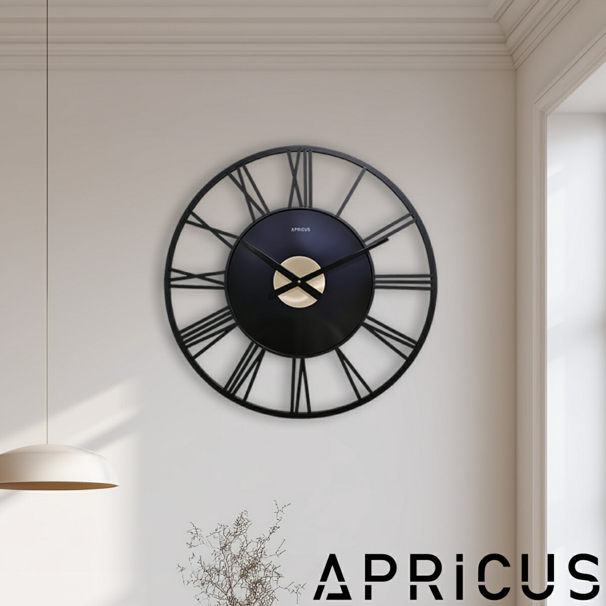 サイズ約 幅60×奥行3.5×高さ60（cm）重量約 1450g内容量1個材質金属生産国中国製電源単三電池1本（別売）備考・電波時計ではありません区分返品・キャンセル区分（不可）ギフトラッピングページを見る●ローマ数字をフレーム状に配したス...