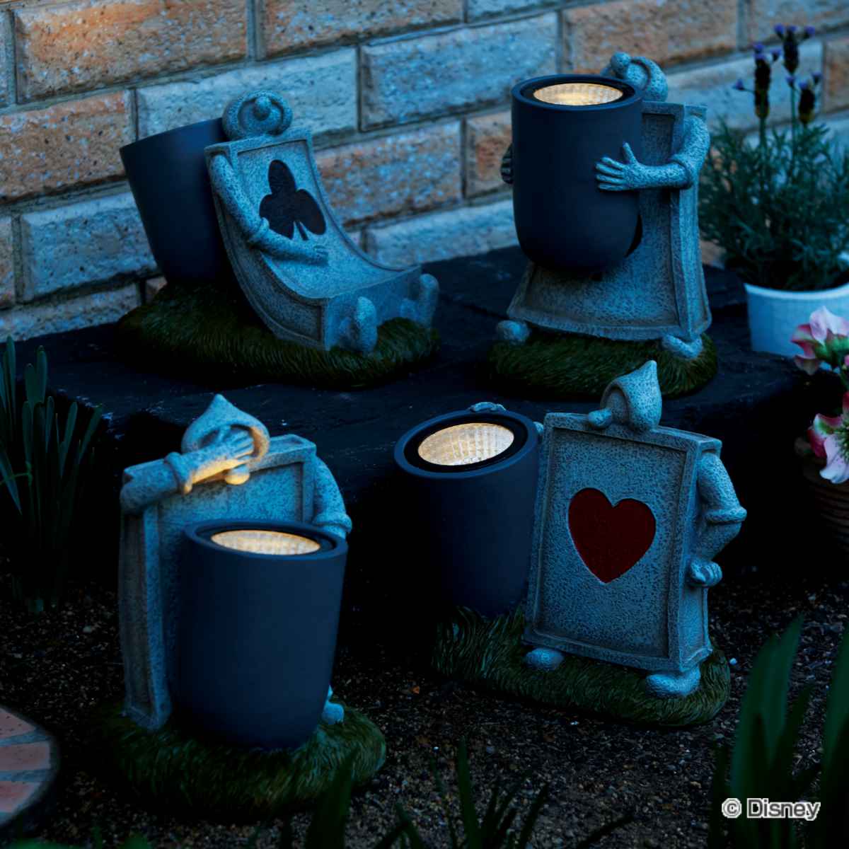 置物 兵士 ソーラーオーナメント ハート兵士 庭 （ LED ガーデンライト オブジェ オーナメント ガーデンオブジェ トランプ兵士 ソーラーライト ソーラー センサーライト 屋外照明 玄関照明 玄関ライト 屋外 ソーラー充電 ）