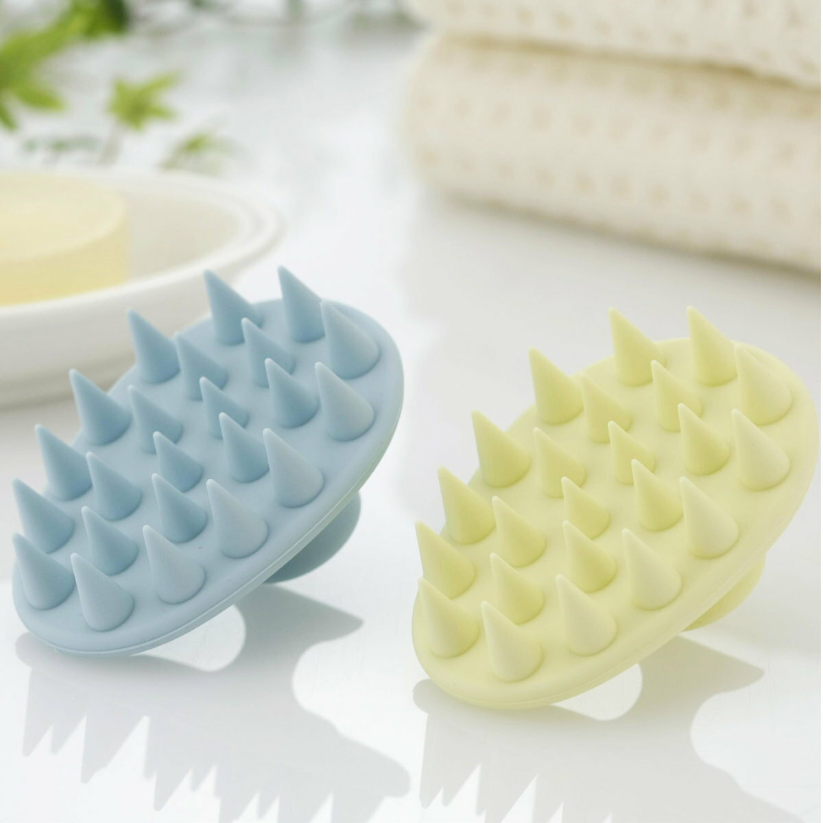 リビングート　楽天市場店のシャンプーブラシ シリコン 大 （ ヘッドブラシ マッサージ 洗浄 頭皮 ブラシ シャンプー お風呂 バスグッズ 頭皮ブラシ スカルプ ツボ押し 吸盤 ）｜アングル3