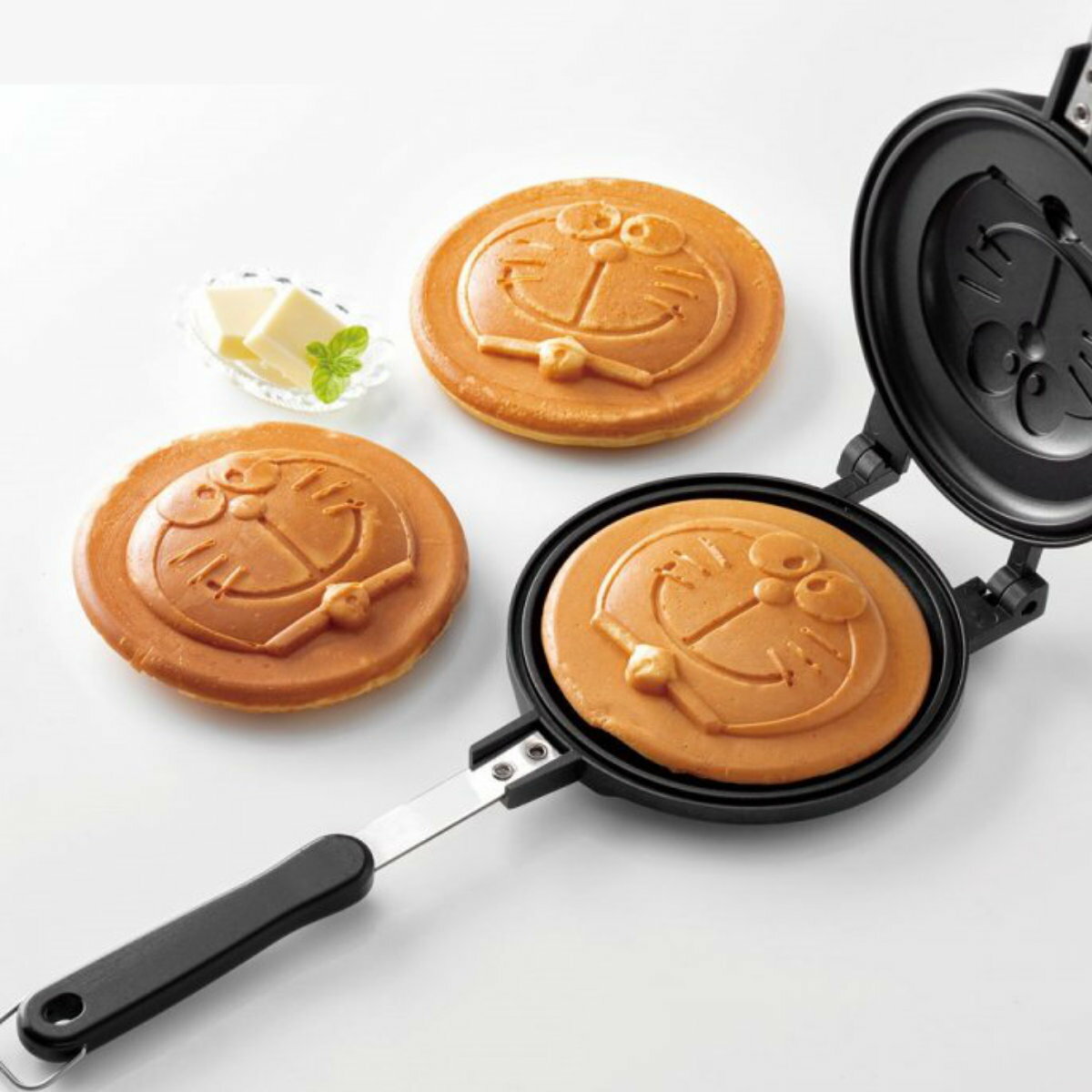 ホットケーキメーカー ドラえもん アルミ （ ガス火専用 直火仕様 アルミ製 フライパン 軽い 軽量 フッ素樹脂加工 焦げ付きにくい お手入れ 簡単 分解 両面 焼き印加工 かわいい キャラクター どらえもん ）のサムネイル