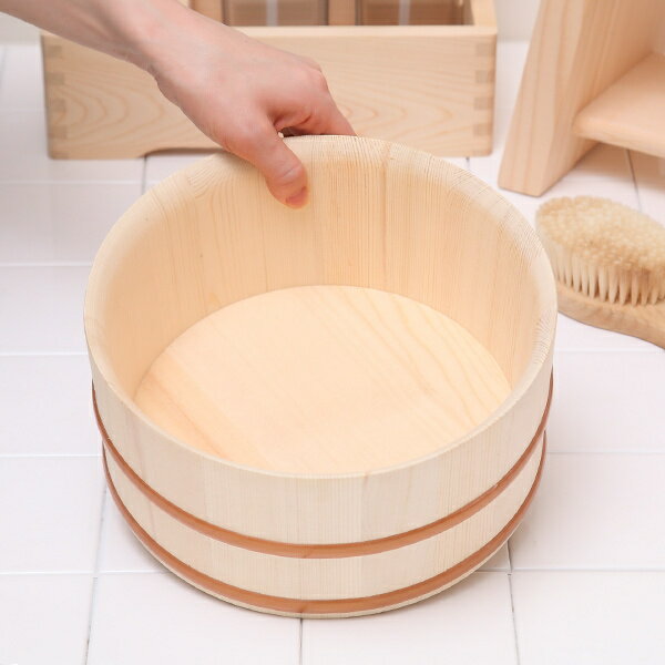 温泉道具をまとめられる、温泉好きが使ってそうな木製の風呂桶は？