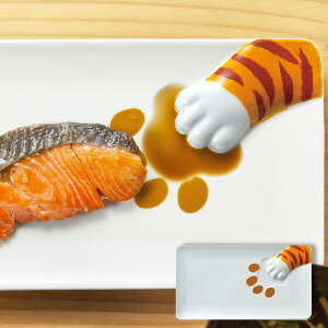 【先着】最大400円OFFクーポン有！ プレート どろぼう猫魚プレート とらねこ 皿 仕切り皿 磁器 食器 （ 食洗機対応 醤油皿 電子レンジ対応 絵柄 仕切り お皿 醤油 長角皿 角皿 ねこ 猫 ネコ トラネコ とら猫 肉球 おもしろ 陶器 焼き魚 刺身 刺身皿 和食器 ）