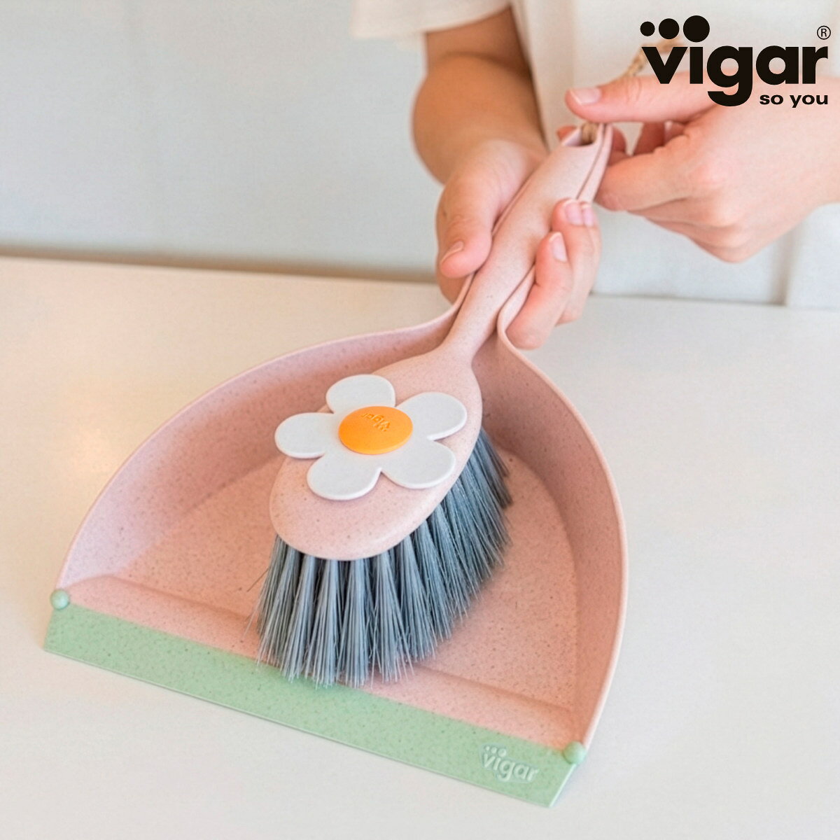 ほうき ちりとり Vigar FLGミニ ハンディ セット （ ヴィガール 掃除 ホウキ コンパクト かわいい 箒 ミニほうき 卓上 お花 卓上ほうき チリトリ 小さい ミニ ちり取り 塵取り デスク 机 おしゃれ ）